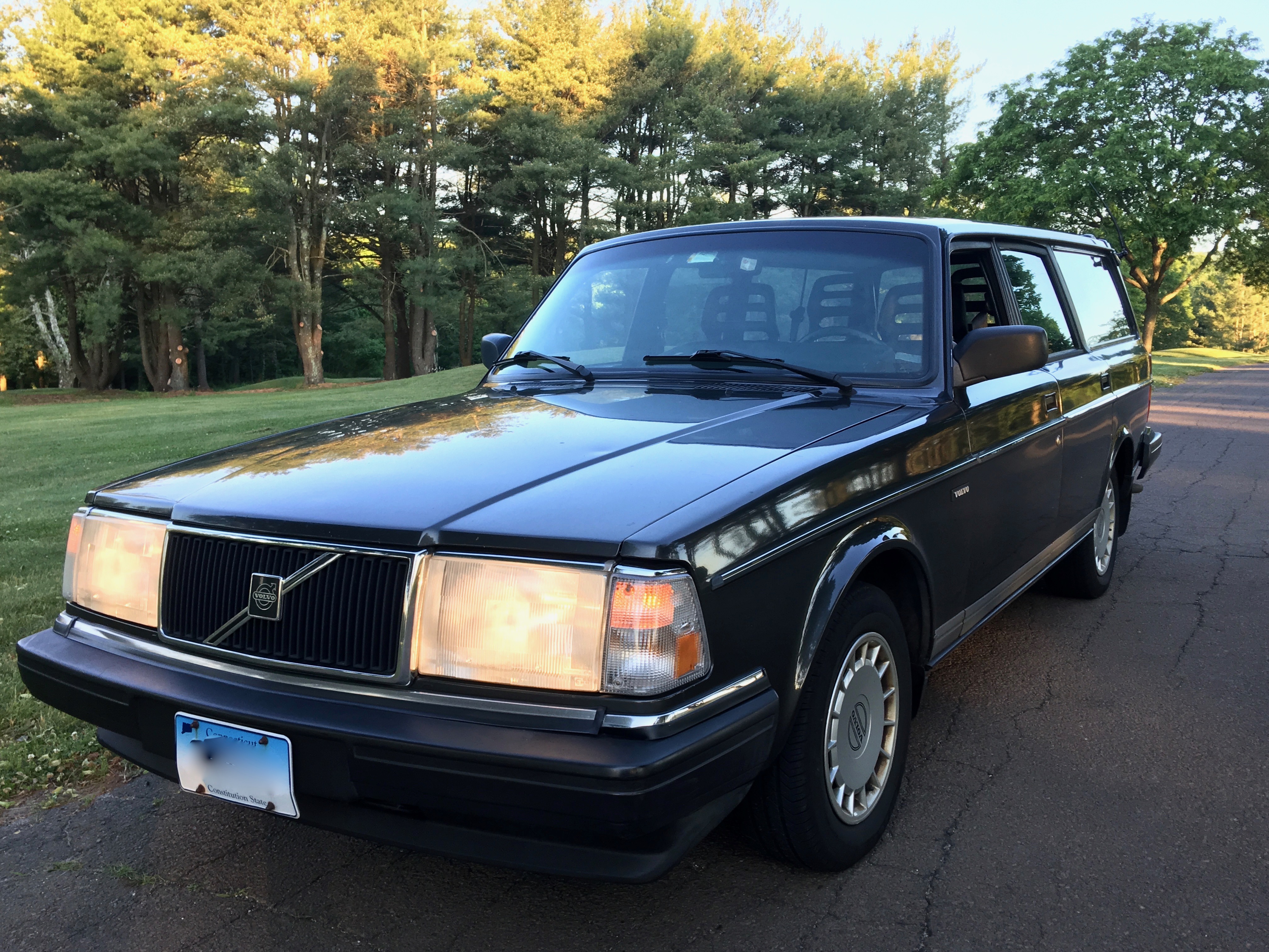 1993 Volvo 240 Wagon – 2.3L B230F Inline-Four, 4-Speed Automatic, Long-Term Original-Owner Car — hero